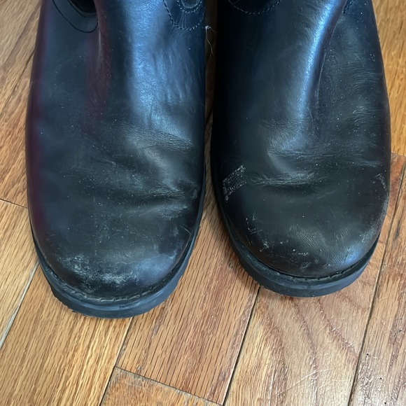 Ugg Australia Boot - Picture 3 of 4